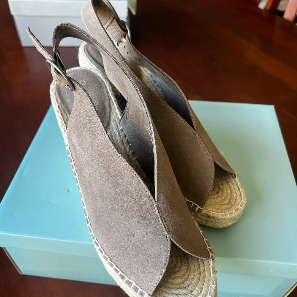 Seychelles Taupe Suede Espadrille Wedge Sandals
